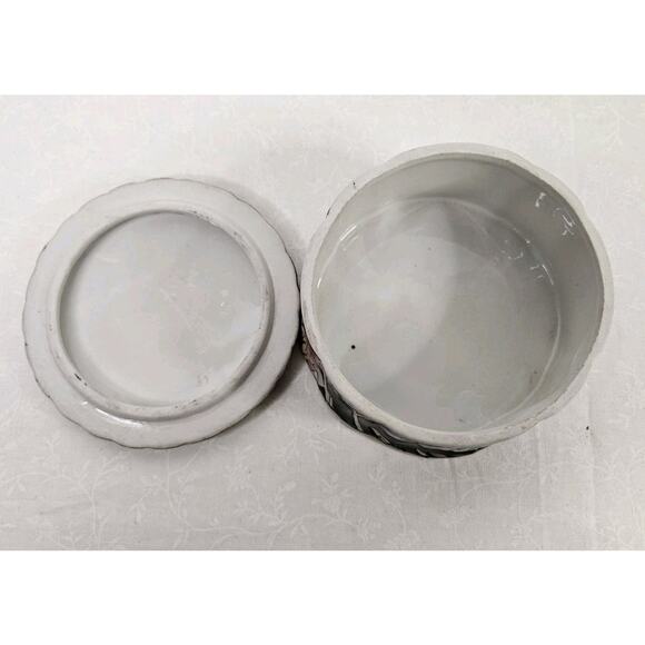 Vintage Toyo Powder Box Vintage Trinket Box Black Floral Cottage Core 4.5" - Picture 5 of 10